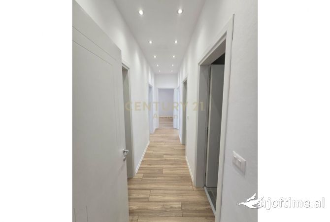 Ambient biznesi me qera 3+1 ne Tirane - 1,600 Euro
