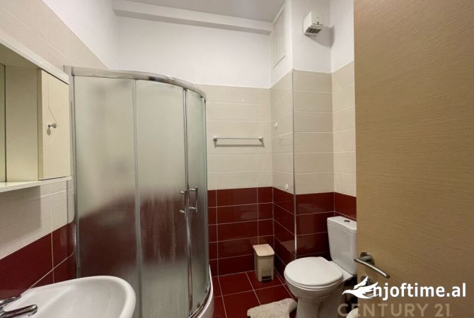 Shtepi me qera Apartament ne Tirane, 2+1, Mobilimi E mobiluar, Pagesa 800  Euro.