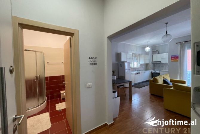 Shtepi me qera Apartament ne Tirane, 2+1, Mobilimi E mobiluar, Pagesa 800  Euro.