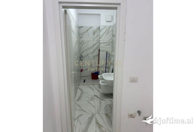 Ambient biznesi me qera 3+1 ne Tirane - 600 Euro