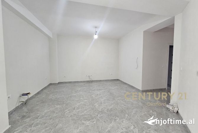 Ambient biznesi me qera 3+1 ne Tirane - 700 Euro