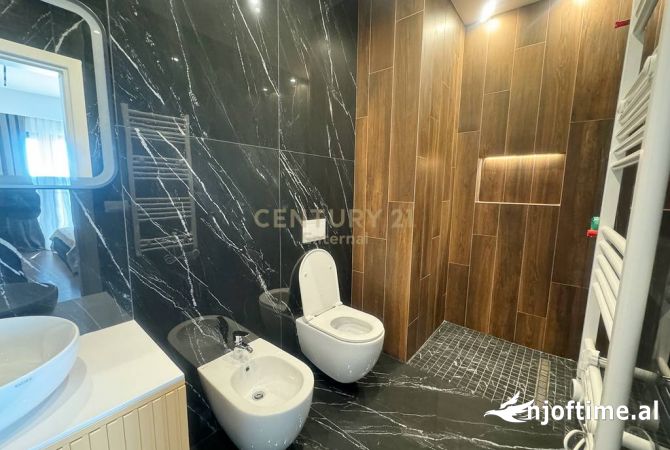 Shtepi me qera Apartament ne Tirane, 3+1, Mobilimi E mobiluar, Pagesa 2,500  Euro.