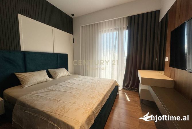 Shtepi me qera Apartament ne Tirane, 3+1, Mobilimi E mobiluar, Pagesa 2,500  Euro.