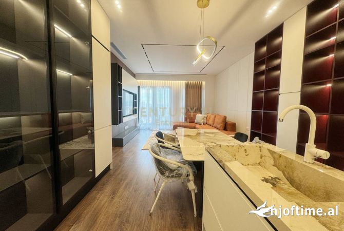 Shtepi me qera 3+1 ne Tirane - 2,500 Euro