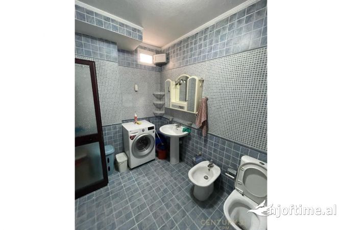 Shtepi me qera 2+1 ne Tirane - 550 Euro