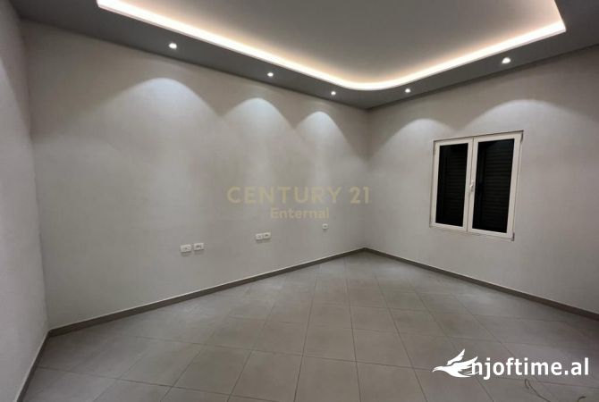 Ambient biznesi me qera 3+1 ne Tirane - 500 Euro