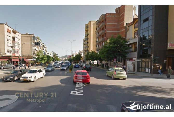 Ambient biznesi me qera 3+1 ne Tirane - 2,000 Euro