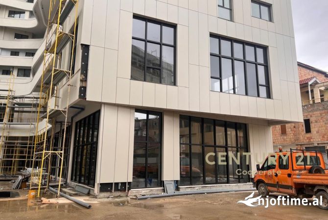 Ambient biznesi me qera 3+1 ne Tirane - 1,860 Euro