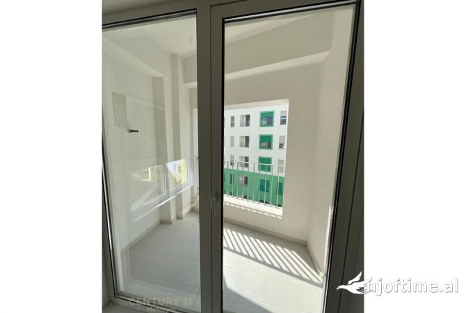 Shtepi ne shitje Apartament ne Tirane, 1+1, Mobilimi Bosh, pa mobiluar, Pagesa 106,000  Euro.