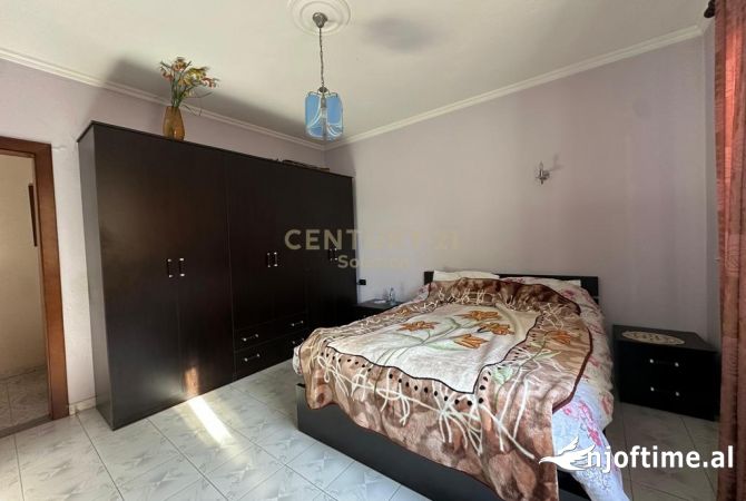 Shtepi ne shitje Apartament ne Tirane, 2+1, Mobilimi E mobiluar, Pagesa 185,000  Euro.