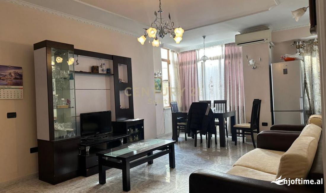 Shtepi ne shitje Apartament ne Tirane, 2+1, Mobilimi E mobiluar, Pagesa 185,000  Euro.