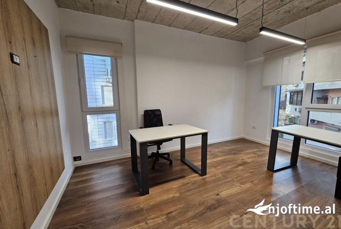 Ambient biznesi me qera 3+1 ne Tirane - 2,500 Euro