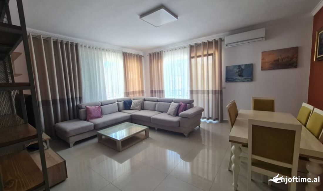 Shtepi me qera Apartament ne Tirane, 2+1, Mobilimi E mobiluar, Pagesa 700  Euro.