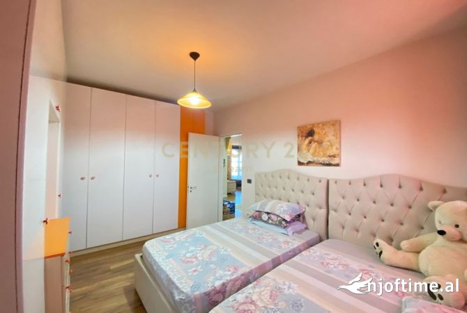Shtepi ne shitje Apartament ne Tirane, 2+1, Mobilimi E mobiluar, Pagesa 220,000  Euro.