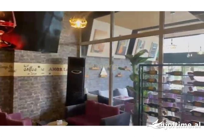 Ambiente Commerciale in Vendita 2+1 a Tirana - 260,000 Euro