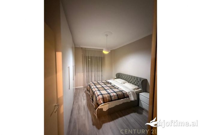 Shtepi ne shitje Apartament ne Tirane, 1+1, Mobilimi E mobiluar, Pagesa 135,000  Euro.