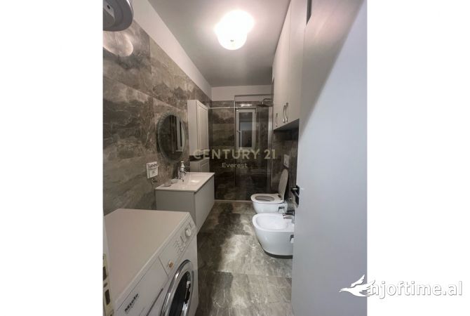 Shtepi me qera Apartament ne Tirane, 1+1, Mobilimi E mobiluar, Pagesa 450  Euro.