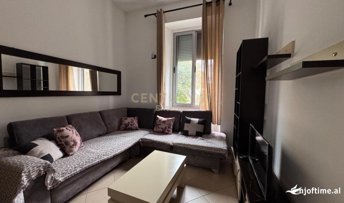 Shtepi me qera Apartament ne Tirane, 1+1, Mobilimi E mobiluar, Pagesa 600  Euro.