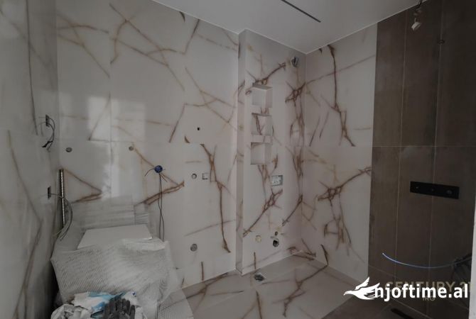 Shtepi ne shitje Apartament ne Tirane, 2+1, Mobilimi Bosh, pa mobiluar, Pagesa 210,000  Euro.