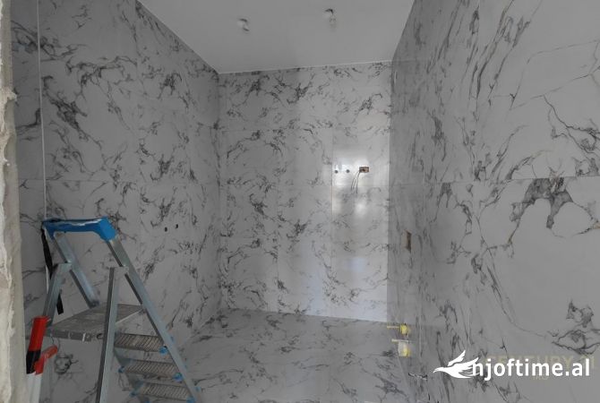 Shtepi ne shitje Apartament ne Tirane, 2+1, Mobilimi Bosh, pa mobiluar, Pagesa 210,000  Euro.