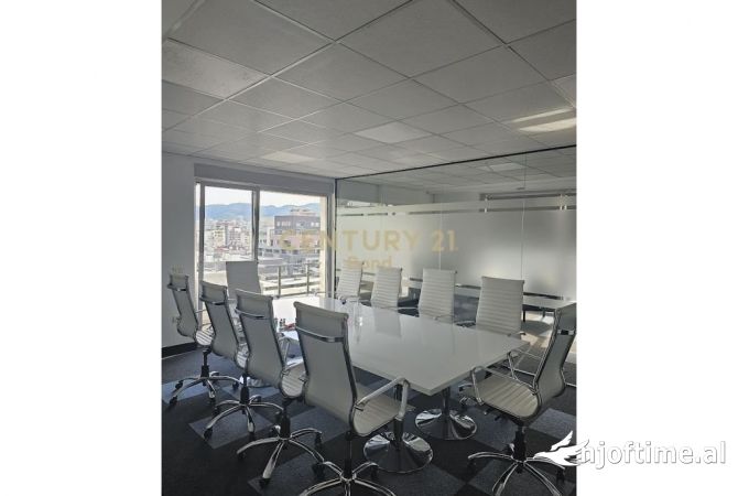 Ambient biznesi me qera 3+1 ne Tirane - 3,150 Euro