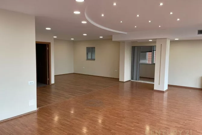 Ambient biznesi me qera 3+1 ne Tirane - 3,500 Euro