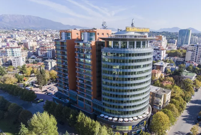 Ambient biznesi me qera 3+1 ne Tirane - 3,500 Euro