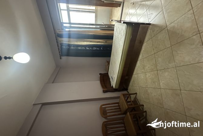 Shtepi me qera Apartament ne Tirane, 2+1, Mobilimi E mobiluar, Pagesa 430  Euro.