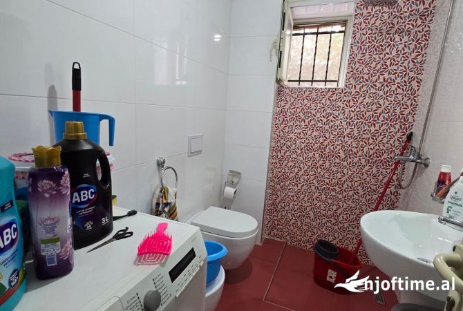 Shtepi me qera Apartament ne Tirane, 1+1, Mobilimi E mobiluar, Pagesa 400  Euro.