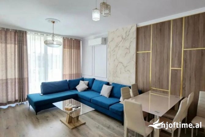 Shtepi me qera Apartament ne Tirane, 2+1, Mobilimi E mobiluar, Pagesa 700  Euro.