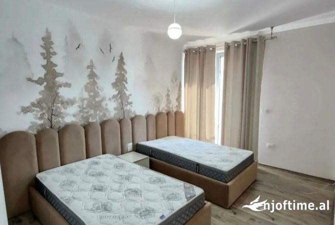 Shtepi me qera Apartament ne Tirane, 2+1, Mobilimi E mobiluar, Pagesa 700  Euro.