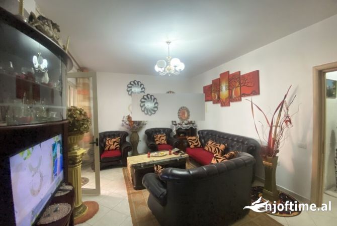 Shtepi me qera 2+1 ne Tirane - 420 Euro