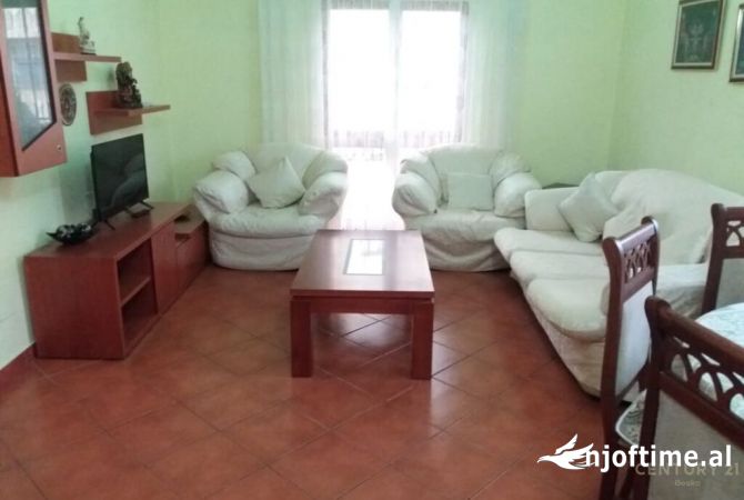 Shtepi me qera 2+1 ne Tirane - 500 Euro
