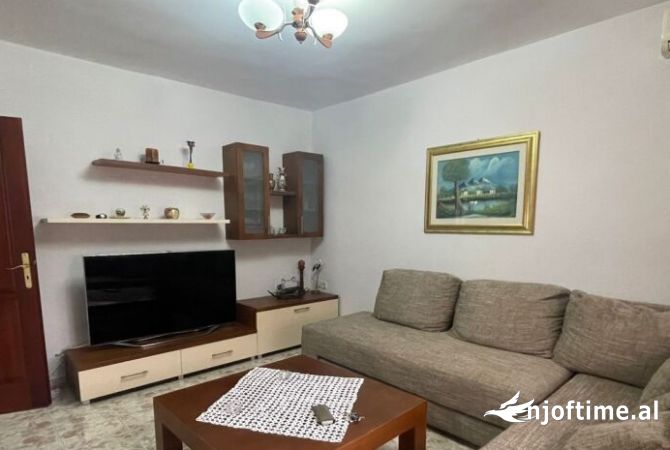 Shtepi me qera 2+1 ne Tirane - 500 Euro