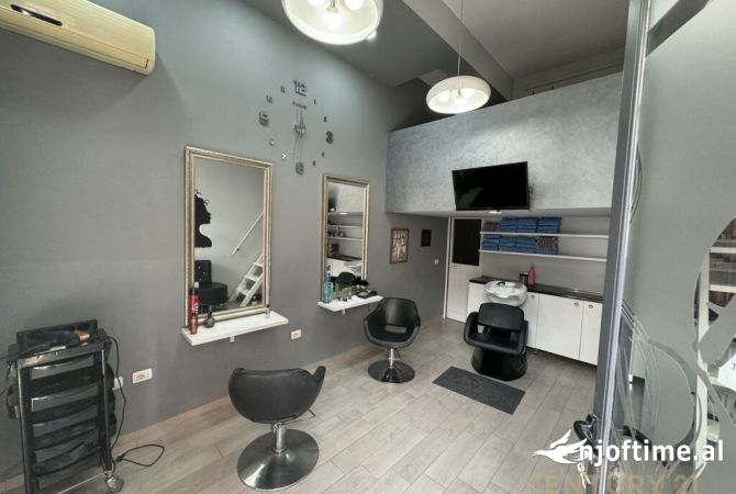 Ambient biznesi me qera Garsoniere ne Tirane - 400 Euro