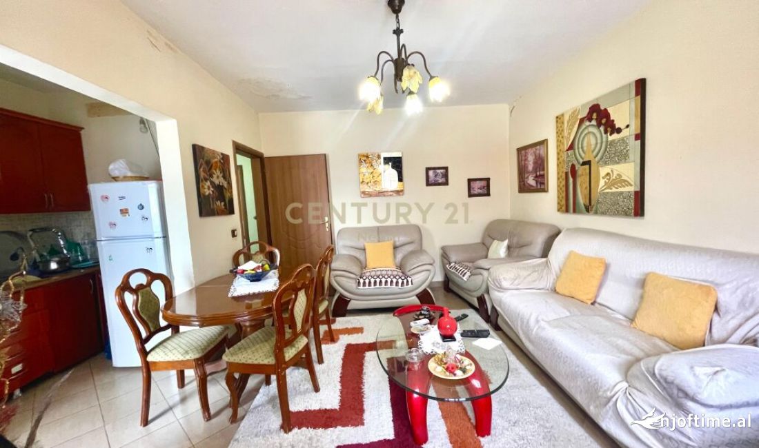 Shtepi ne shitje Apartament ne Tirane, 2+1, Mobilimi E mobiluar, Pagesa 78,000  Euro.