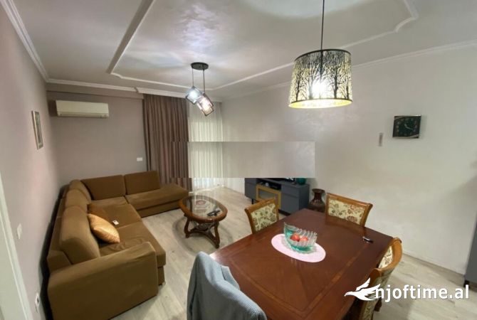 Shtepi me qera 2+1 ne Tirane - 440 Euro