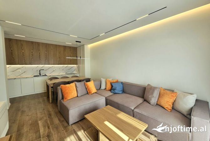 Shtepi me qera 2+1 ne Tirane - 1,300 Euro