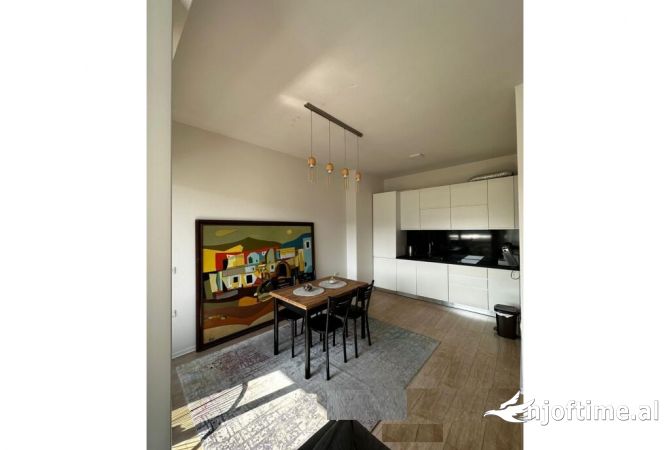 Shtepi me qera 2+1 ne Tirane - 1,200 Euro