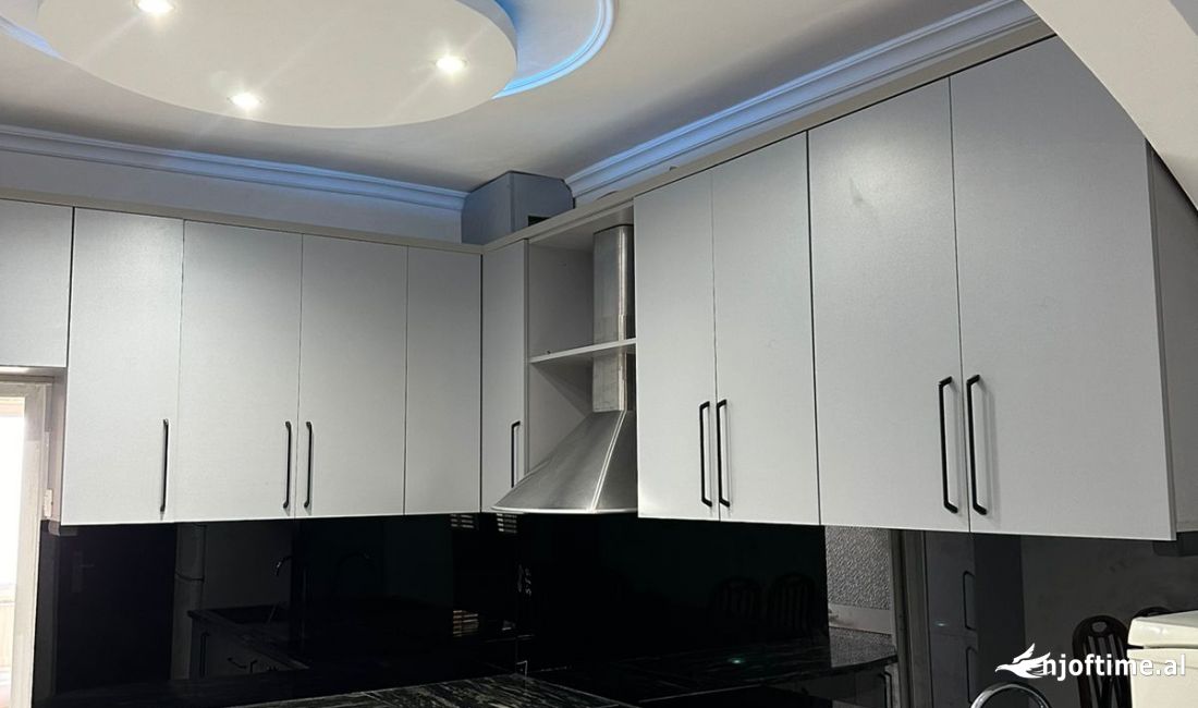 Shtepi me qera Apartament ne Tirane, 1+1, Mobilimi E mobiluar, Pagesa 550  Euro.