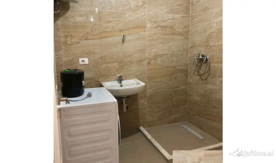 Shtepi me qera Apartament ne Tirane, 2+1, Mobilimi E mobiluar, Pagesa 600  Euro.