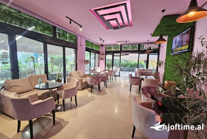Ambient biznesi me qera 2+1 ne Tirane - 700 Euro