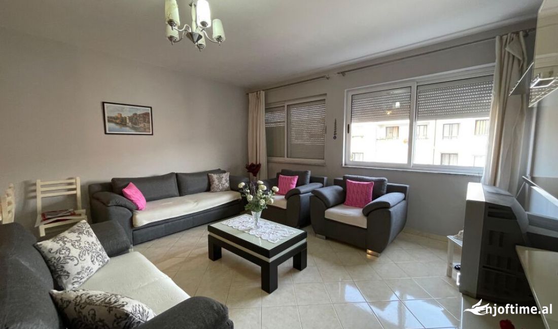 Shtepi ne shitje Apartament ne Tirane, 1+1, Mobilimi Bosh, pa mobiluar, Pagesa 87,000  Euro.