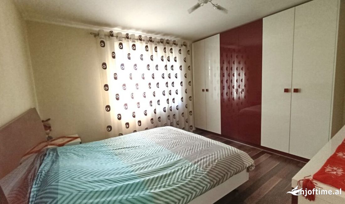 Shtepi me qera Apartament ne Tirane, 2+1, Mobilimi E mobiluar, Pagesa 700  Euro.