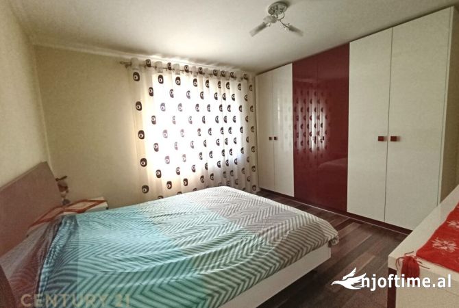 Shtepi me qera 2+1 ne Tirane - 700 Euro