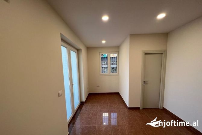 Ambient biznesi me qera 3+1 ne Tirane - 350 Euro
