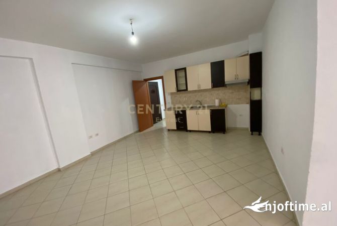 Shtepi me qera 2+1 ne Tirane - 320 Euro