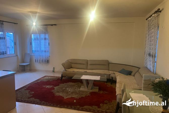 Shtepi me qera 2+1 ne Tirane - 400 Euro