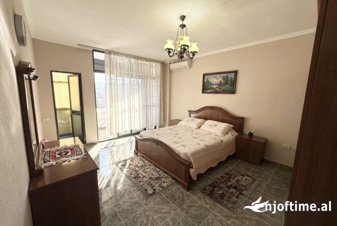 Shtepi me qera 2+1 ne Tirane - 650 Euro