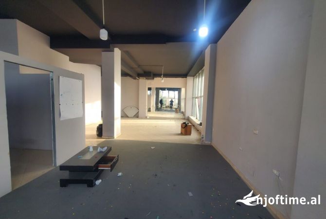Ambient biznesi me qera 1+1 ne Tirane - 600 Euro